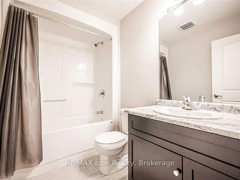 135 Acacia Rd — Photo 20