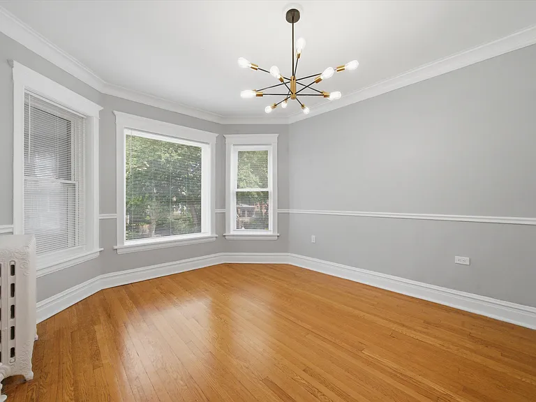 1915 W Lunt Ave #2 — Photo 5
