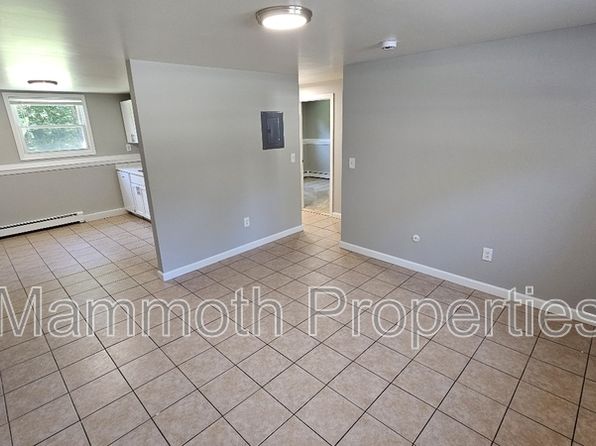 27 Emerald Dr APT 16