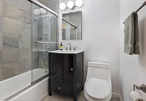 5th image of 353 E 72nd St APT 5C