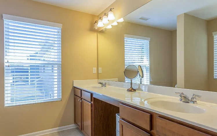 2409 Pear Tree Ln — Photo 10