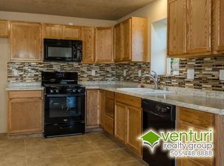 424 Alcazar St NE, Albuquerque, NM 87108