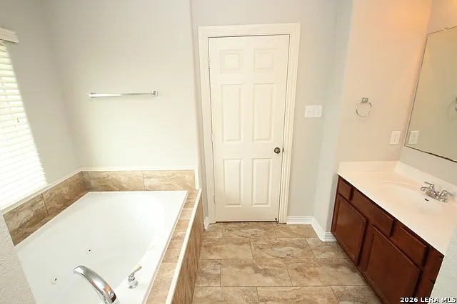 2207 Petseri Park — Photo 23