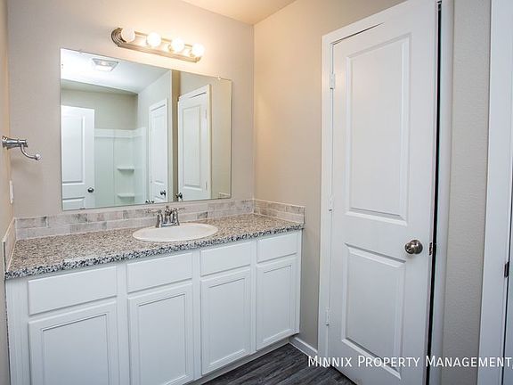 5th image of 2102 N Avenue L #B