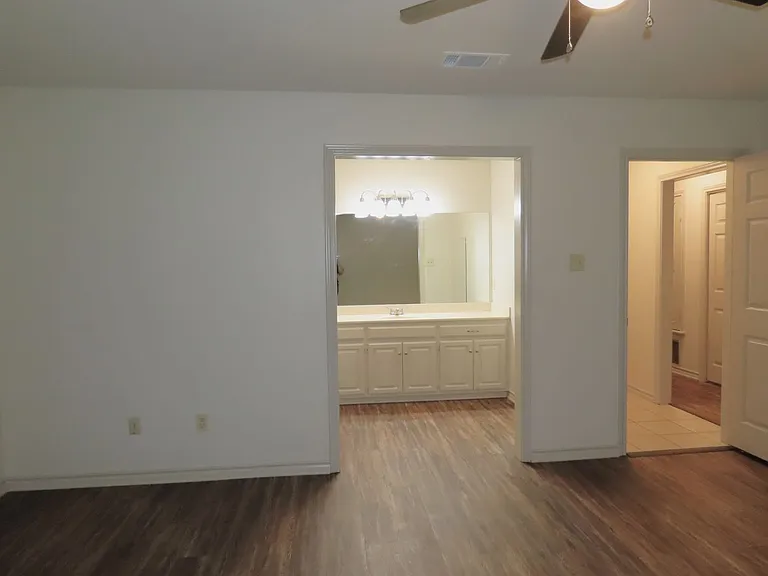 705 Kelli — Photo 25
