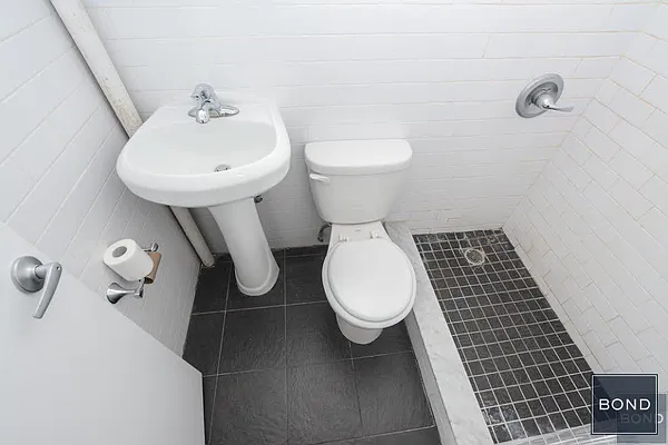 Rented by Bond New York | media 18