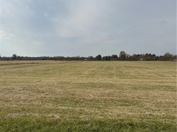 Baird Rd, Amherst, OH 44001