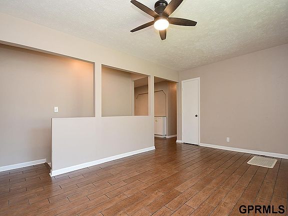 3rd image of 8629 Park View Blvd
