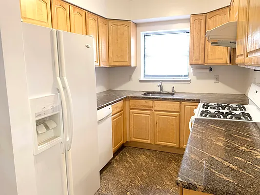 Rented by Capri Jet Realty Corp | media 15