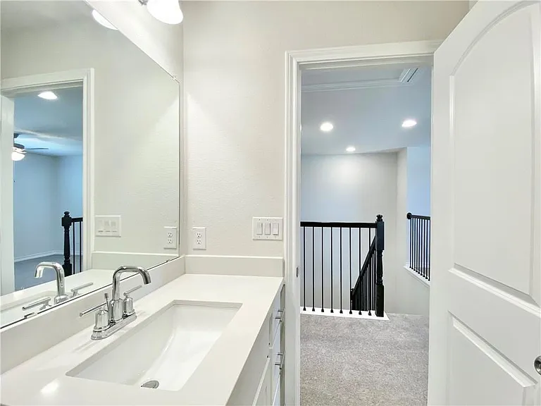 208 Caisson Trl — Photo 35