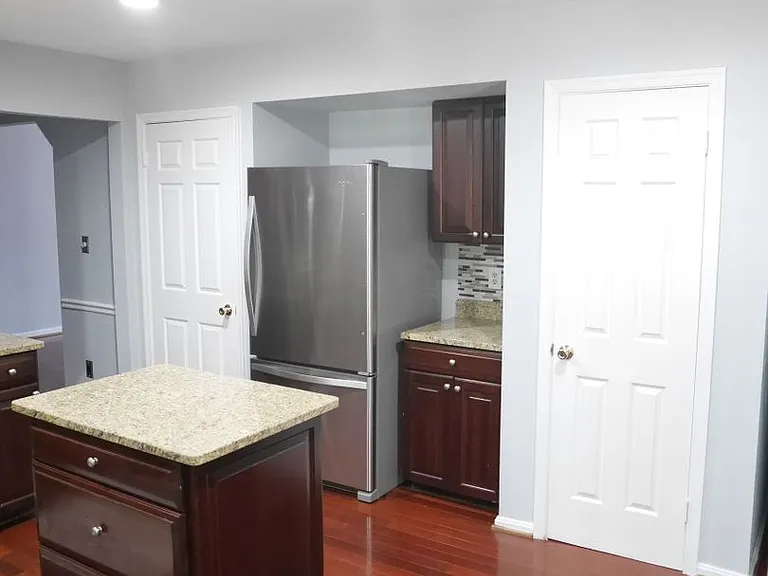 13706 Primrose Ct — Photo 4