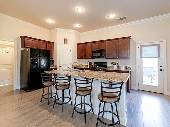 5th image of 178 Copperfield Ct