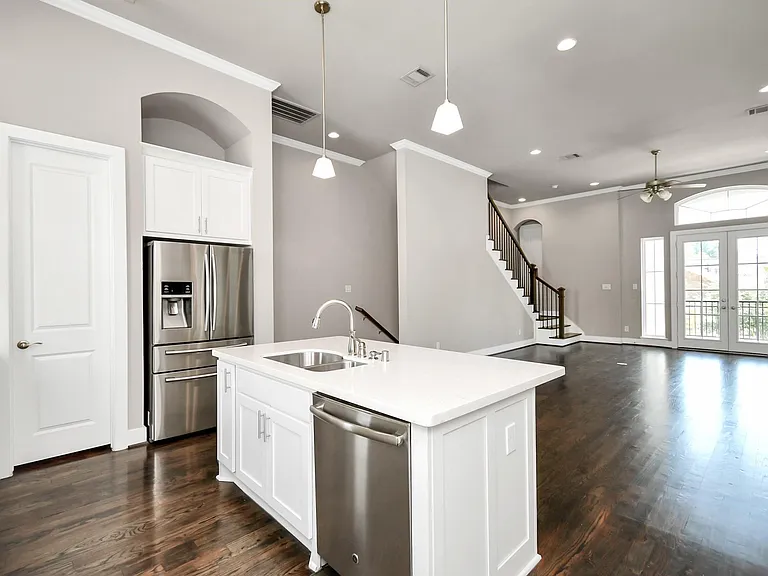 2709 Kennedy St — Photo 12