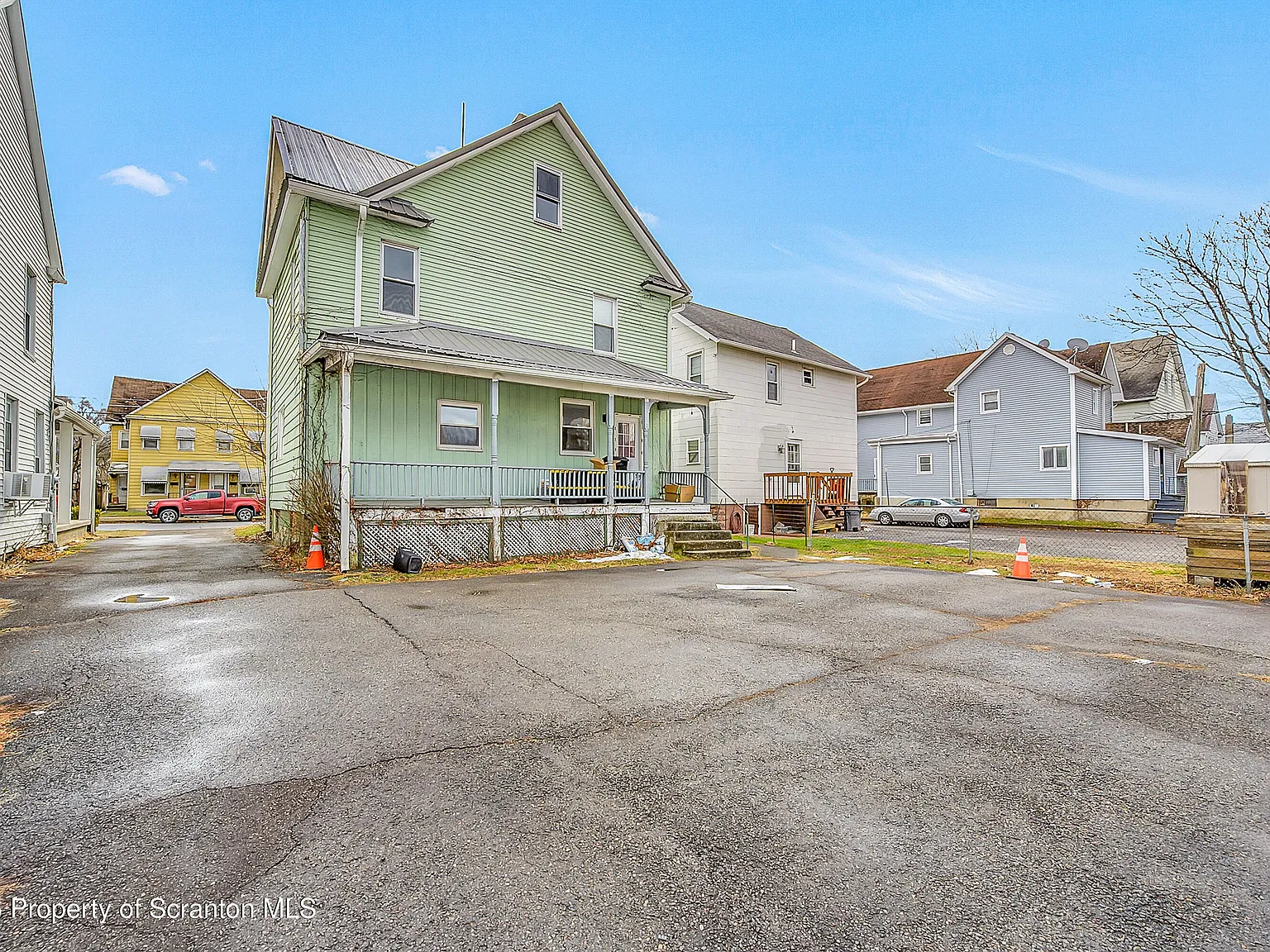 2 bed, 1.0 bath, 875 sqft, $1,270 — Photo 3