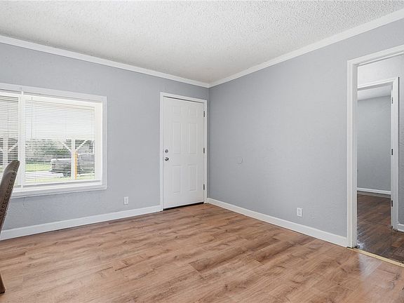 5th image of 1113 Hazel Dr
