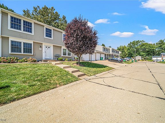 3rd image of 7377 N Chestnut Commons Dr