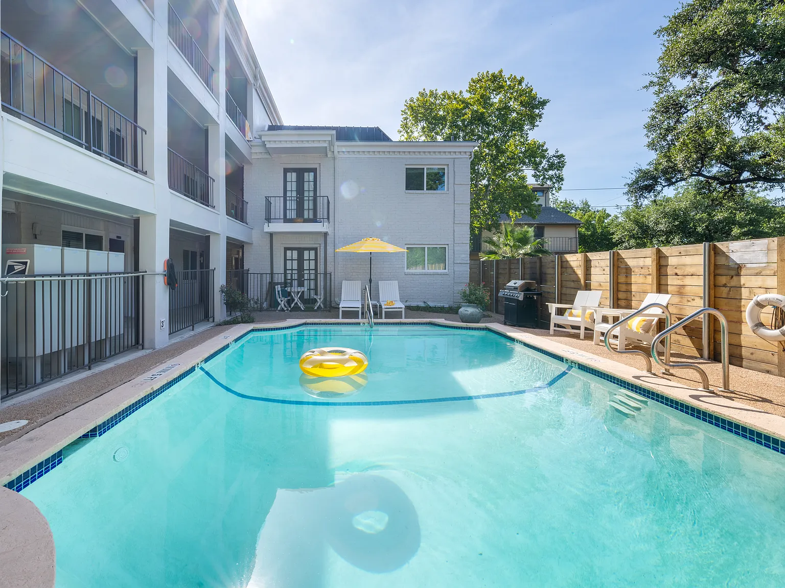 Enfield Place — Photo 4