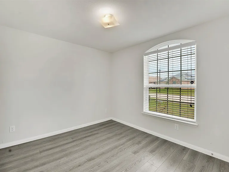 170 Kennedy Dr — Photo 15