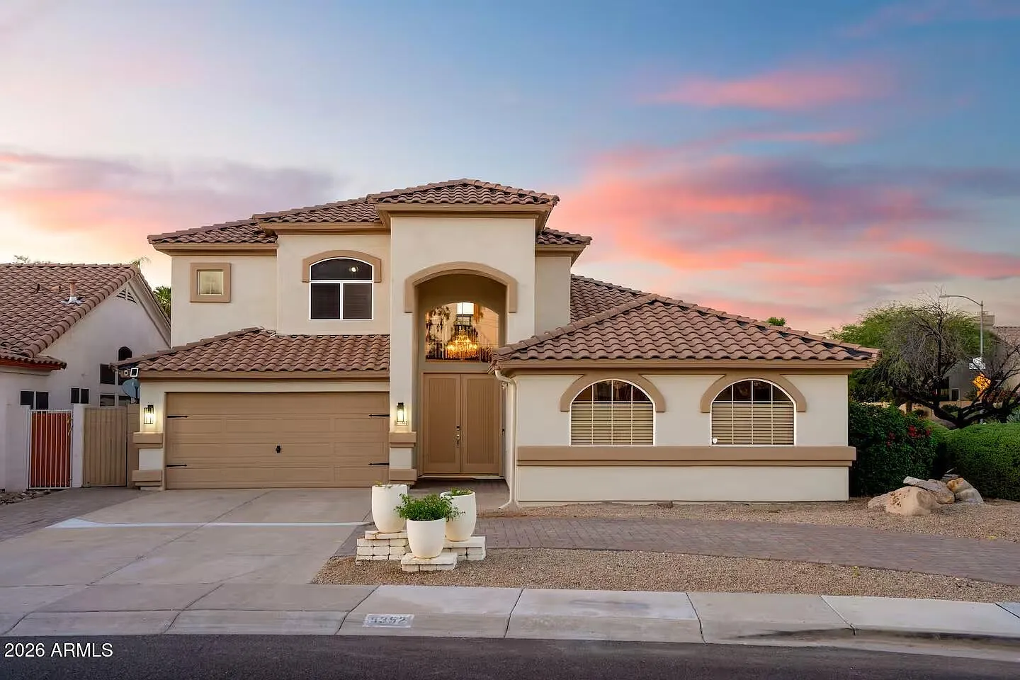 5 bed, 2.5 bath, 3400 sqft, $5,400 — Photo 1