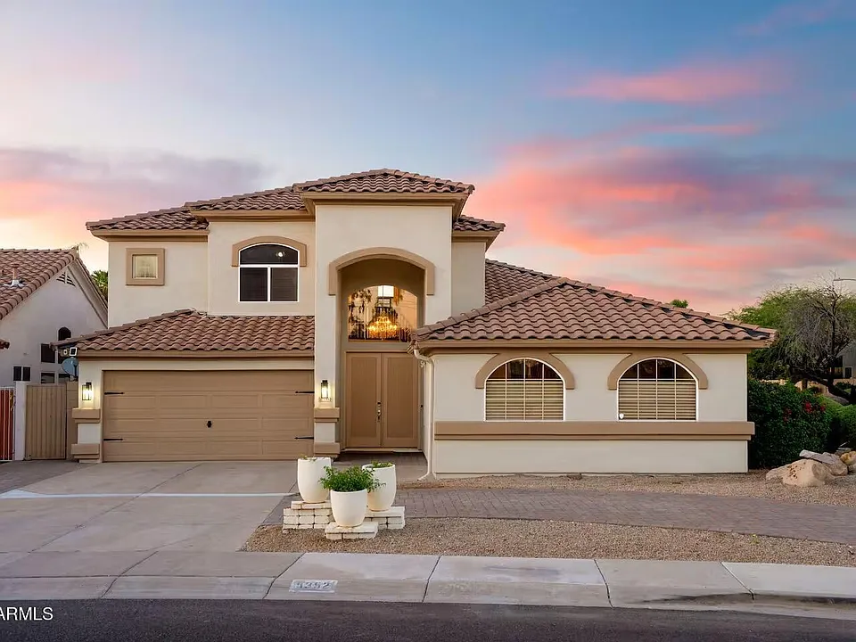 5352 E Woodridge Dr