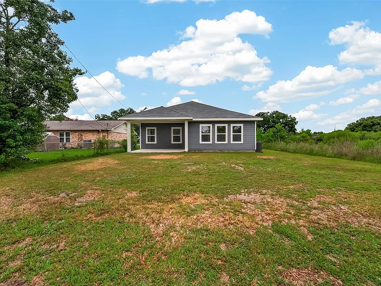 1343 Alpha Ln — Photo 39