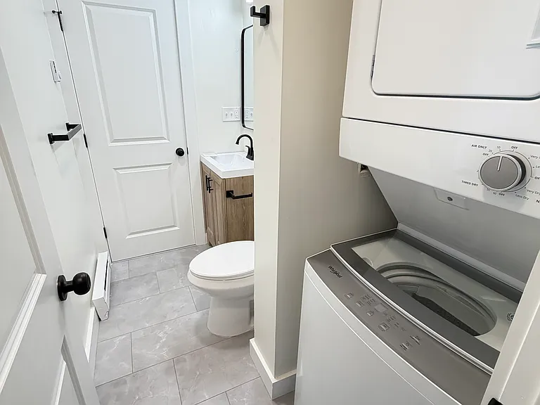 20-22 Poirier Pl #2 — Photo 7