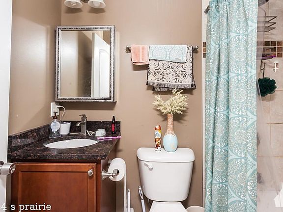 3rd image of 3154 S Prairie Ave #522