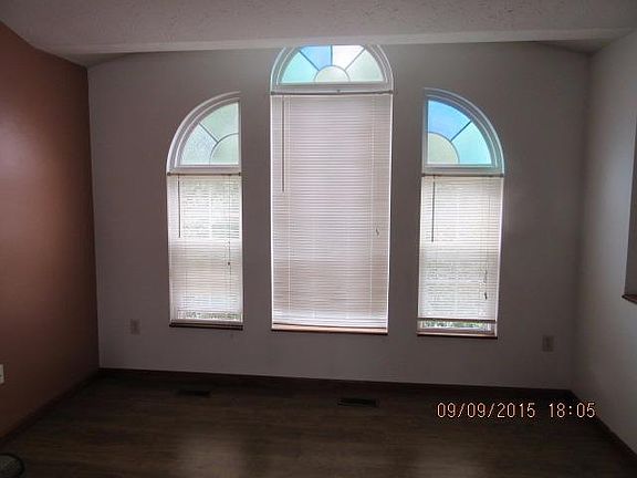 4th image of 83 Indian Creek Dr