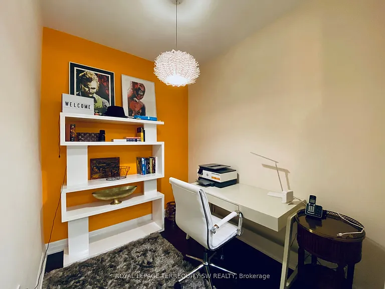 8 The Esplanade #2012 — Photo 18