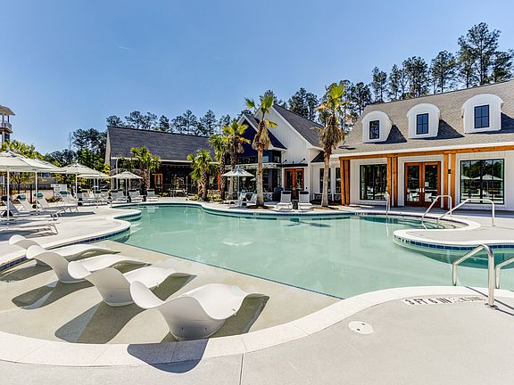3rd image of 1850 Benton Blvd #2304