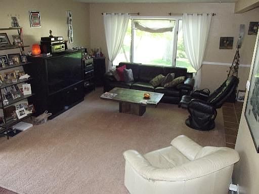 3rd image of 0N665 Knollwood Dr