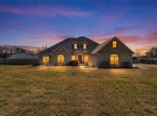 1701 Elm Springs Rd, Springdale, AR 72762