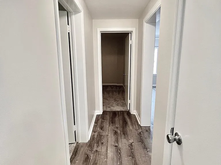 1748 N Rhodes St #6-321 — Photo 17