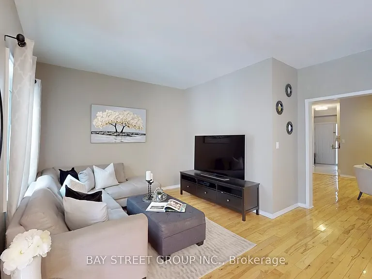 7229 Dime Cres — Photo 6