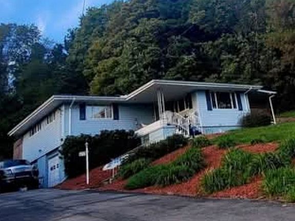 2nd image of 4013 Ridgemont Dr