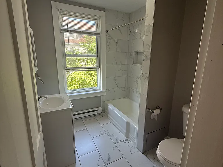 249 Blue Hills Ave #2W — Photo 3