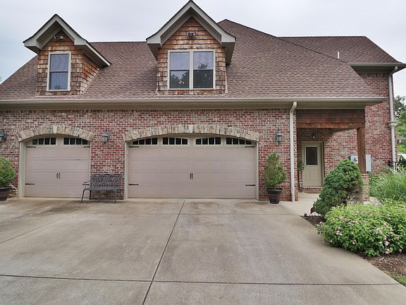 5th image of 1222 Paramount Dr