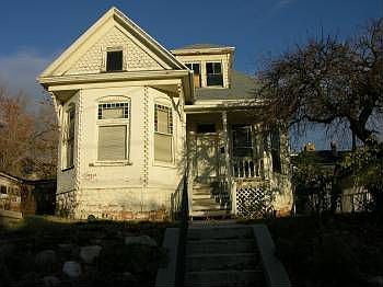 4th image of 366 Quince St