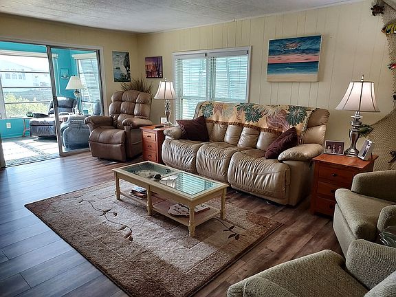 2nd image of 649 Fairmount Dr