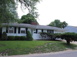 10 University Ct, Normal, IL 61761