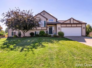 12101 Russell Way Ct, Cedar Springs, MI 49319