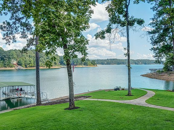 4th image of 214 Yellow Creek Dr