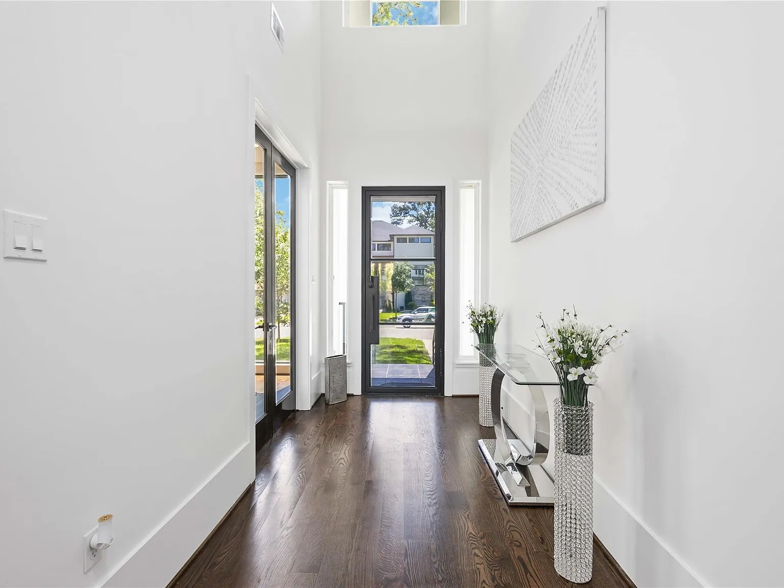 5 bed, 4.5 bath, 3788 sqft, $14,000 — Photo 3