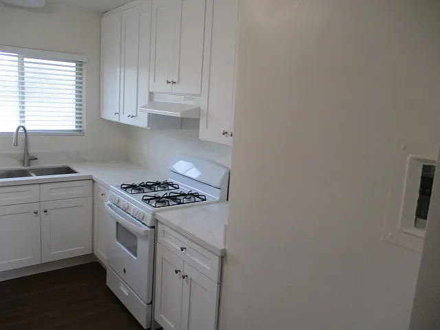 Studio, $2,450 — Photo 3