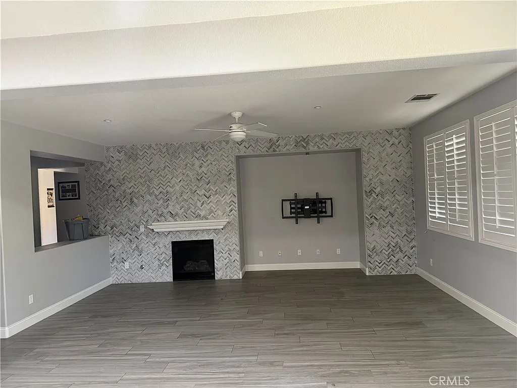 2 bed, 2470 sqft, $4,200 — Photo 4