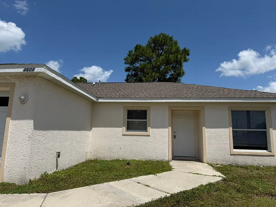4608 Douglas Ln