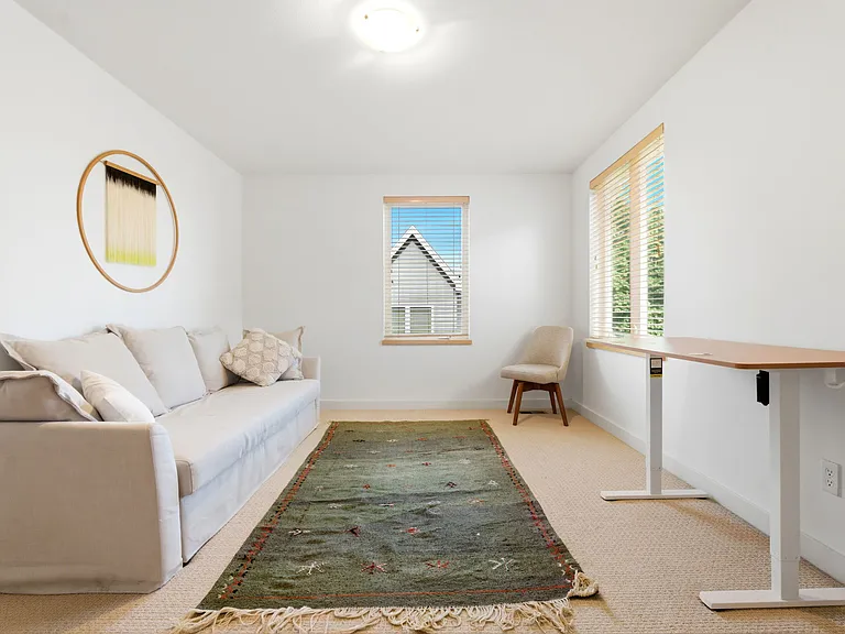 office/guest bedroom