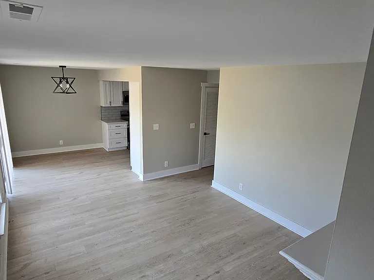 Beautiful new flooring throughout