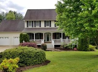 224 Forest Knoll Ct, Weaverville, NC 28787