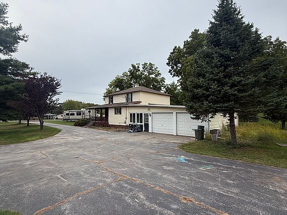 5th image of 1585 S Graham Rd